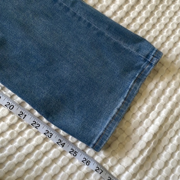 Denizen Levi’s Ultra High Rose Crop Flair Jeans Size 10 NEW - Picture 7 of 12